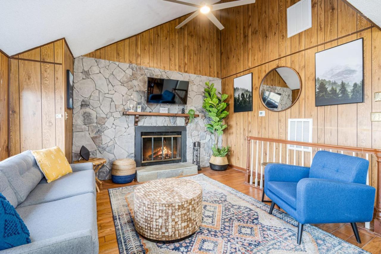Amazing Views, Hot Tub, Fire Pit, Deck & Fireplace Inwood Экстерьер фото