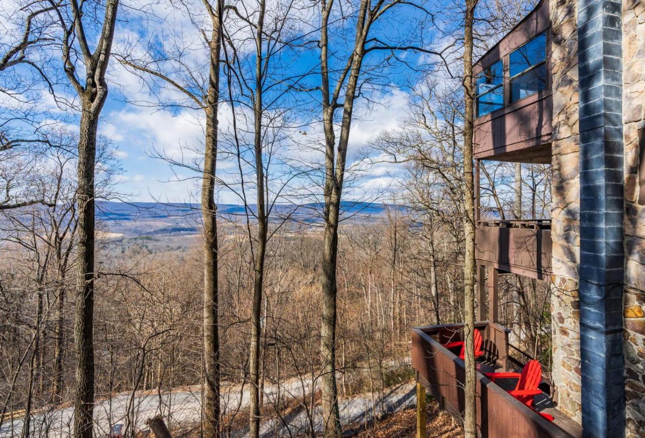Amazing Views, Hot Tub, Fire Pit, Deck & Fireplace Inwood Экстерьер фото