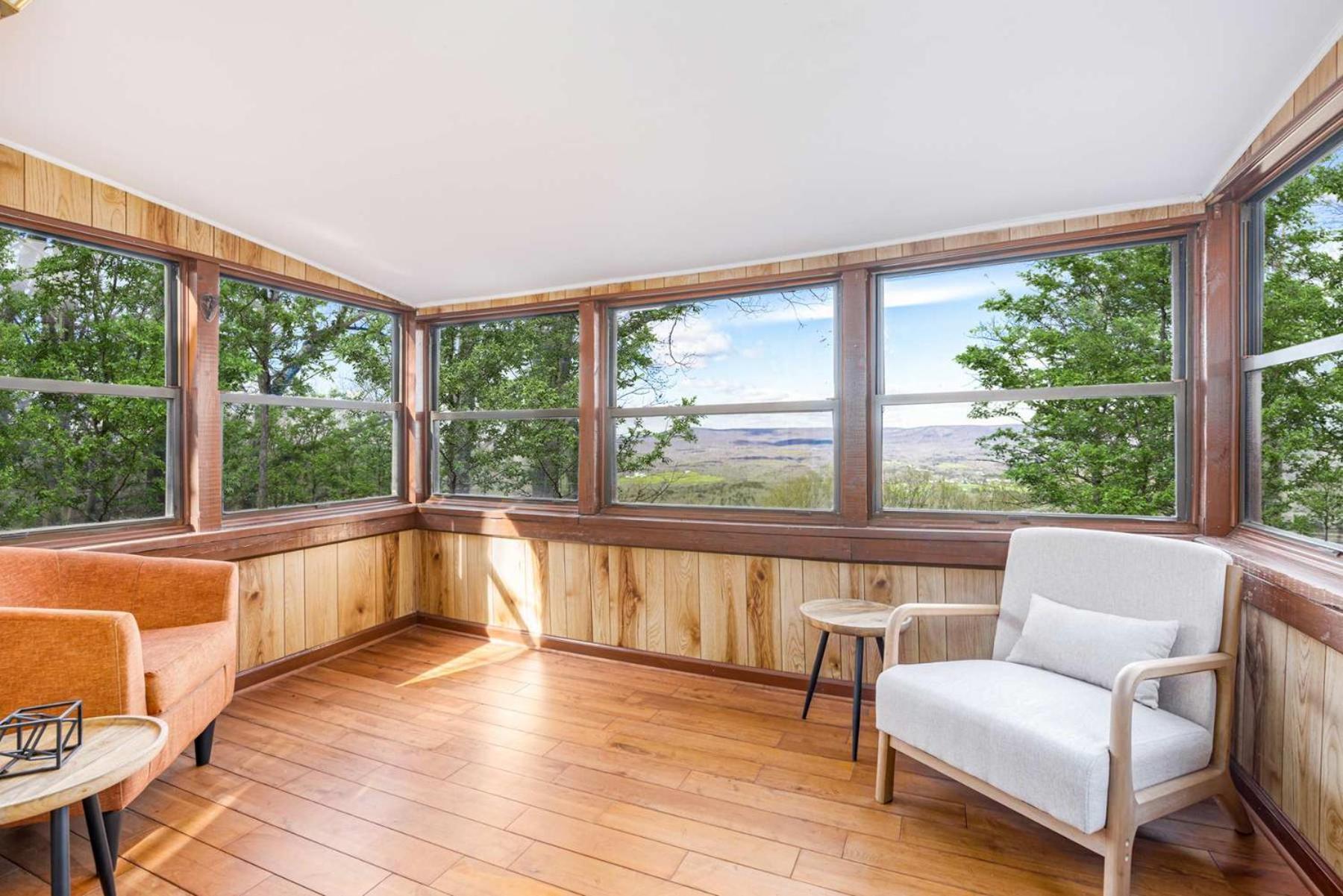 Amazing Views, Hot Tub, Fire Pit, Deck & Fireplace Inwood Экстерьер фото